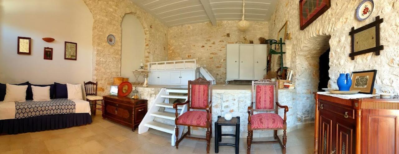 Traditional Seafront Apartment سيمي المظهر الخارجي الصورة