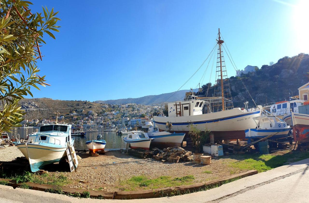Traditional Seafront Apartment سيمي المظهر الخارجي الصورة